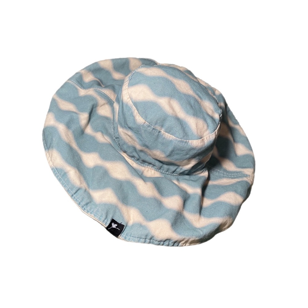 📣Trend Alert📣 Reversible Floppy canvas bucket hat with cute design, unis…